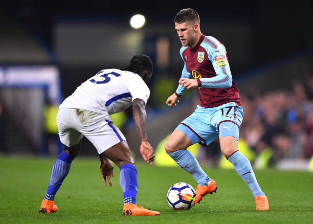 相比也毫不 相比也毫不